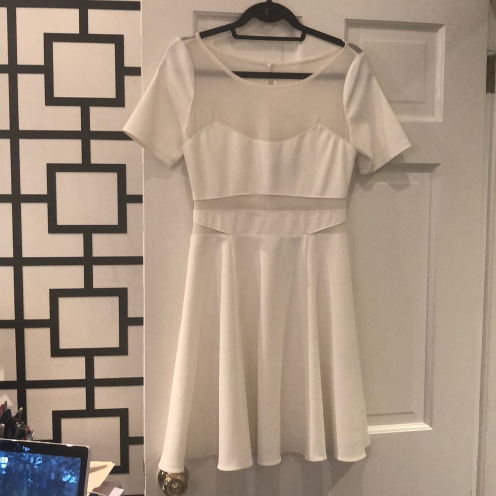 Elizabeth and James white dress